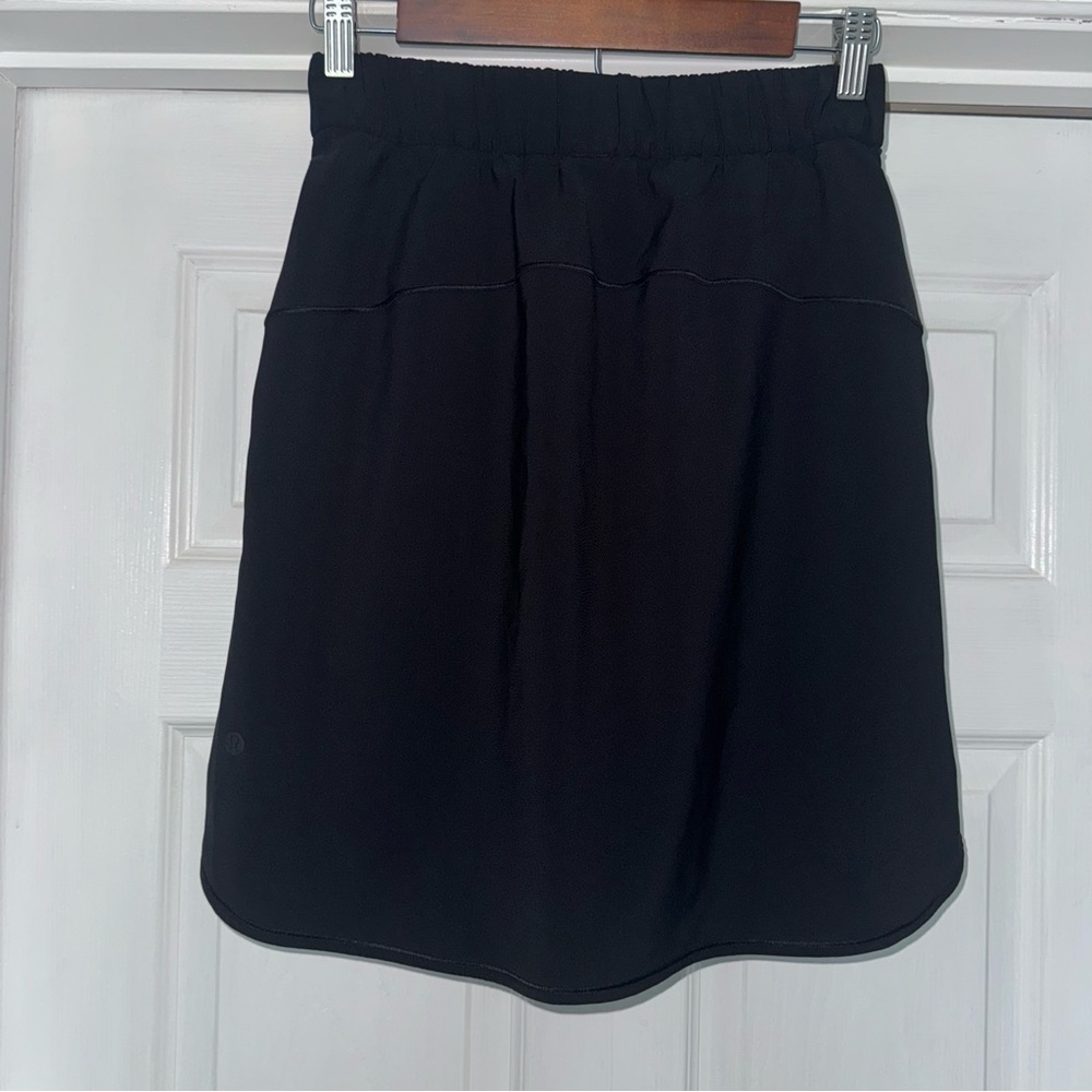 Lululemon On The Fly Black Skirt 6 - Picture 4 of 6